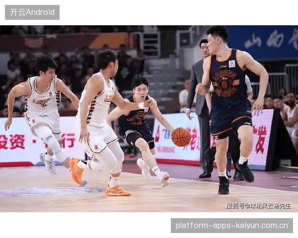 CBA广厦顺下暴扣点燃替补席整齐起立，激情瞬间再掀高潮